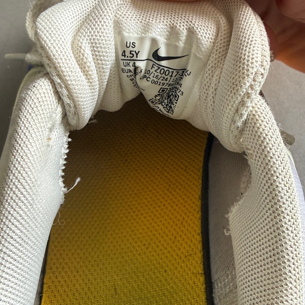 Nike Sonic Fly Trainers - Picture 6 of 7